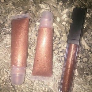 Rose gold lip gloss